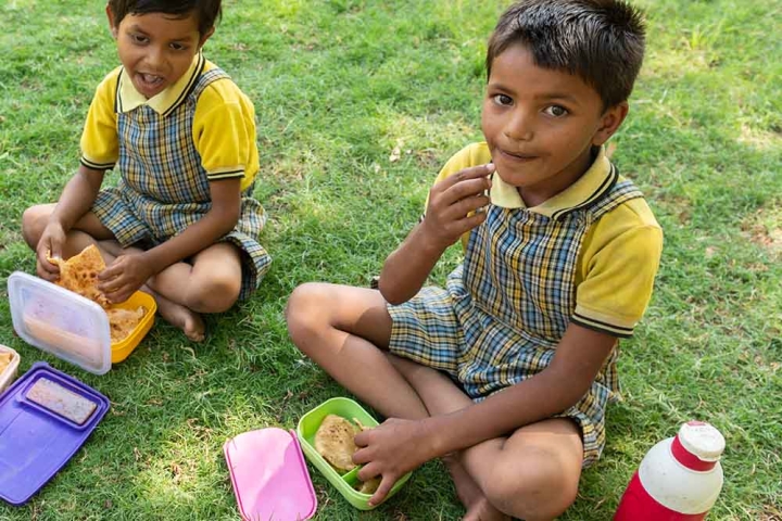 feeding with cleft