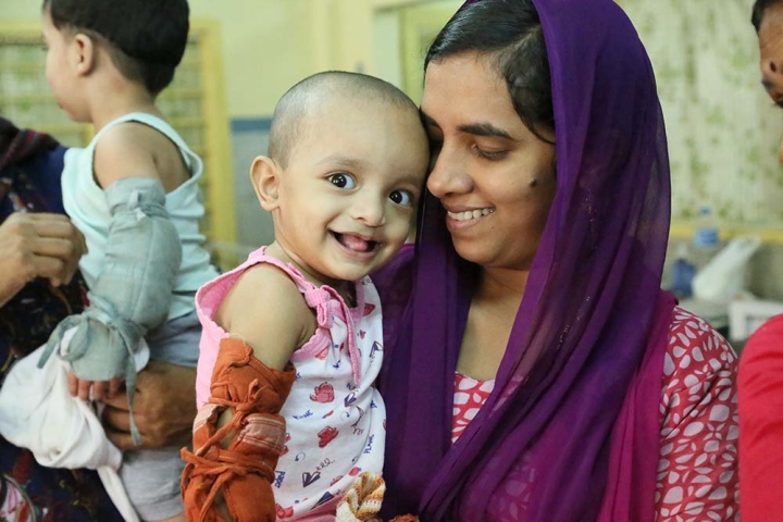 Smile Train patient with mother